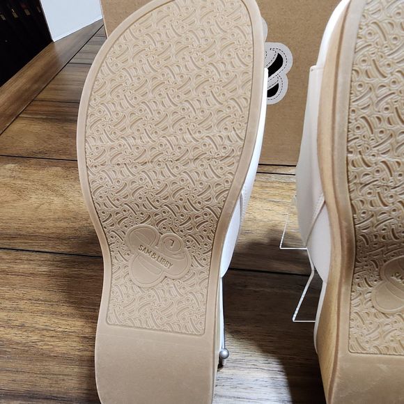 Sam & Libby Indie Double Bow Wht. Sandles 7 W/Box - Picture 8 of 8